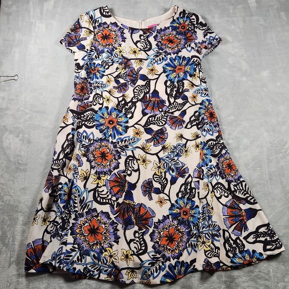 Betsey Johnson Dresses & Skirts - Betsey Johnson Dress Floral Shift Knee Length Cap Sleeve‎ Loose Flowy Size 8